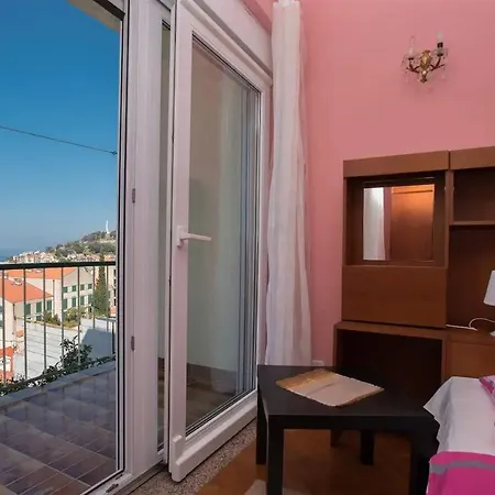 Pivac * Podgora (Split-Dalmatia)